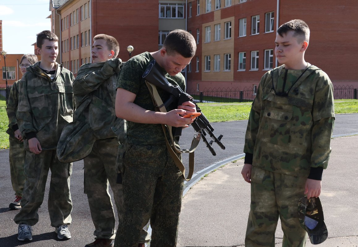 Russian high schools now require 17 hours of basic military training classes for 6th to 11th grade