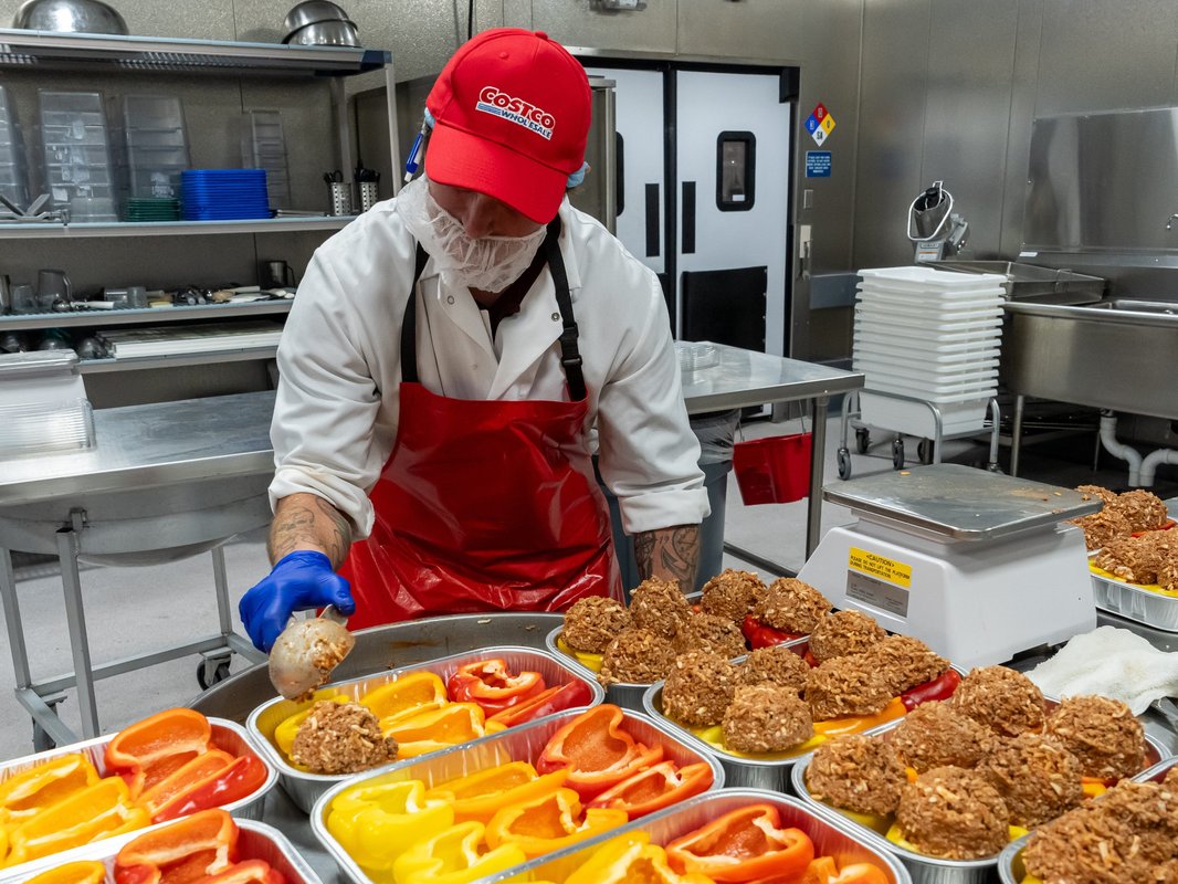 How much the typical worker made last year: at 16 top retailers, from Amazon to Walmart