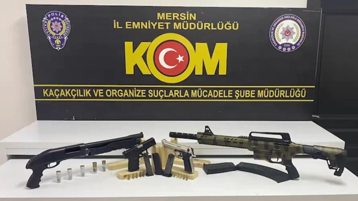Sosyal medya üzerinden suç şebekelerini yücelten 325 kişi gözaltına alındı.