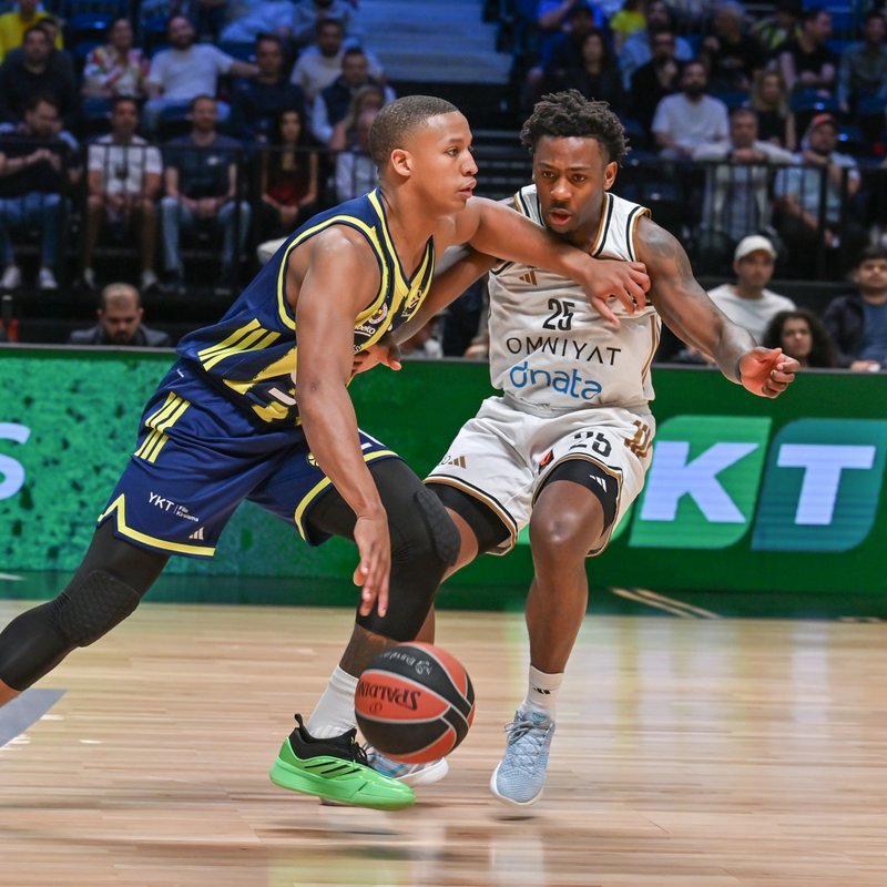 "Fenerbahçe'nin galibiyet serisi Dubai'de sona erdi!"