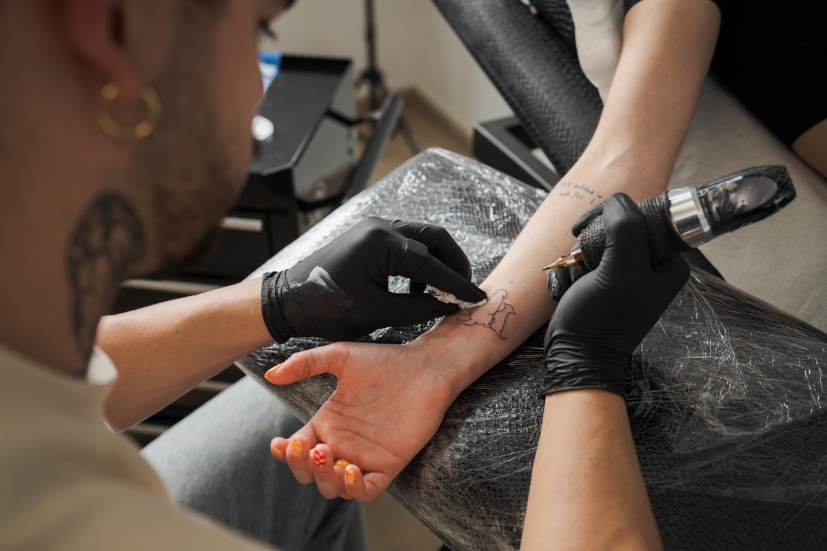 An AI startup's tattoo-for-an-interview stunt set off a Silicon Valley backlash. Now the founder is apologizing.