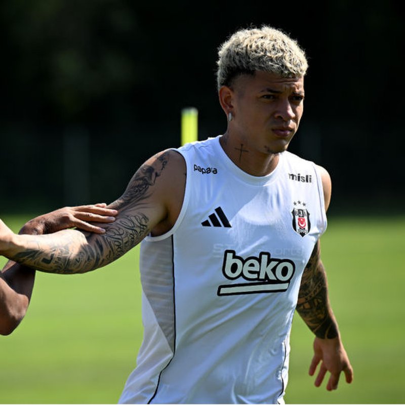 "Beşiktaş, futbolcuyla yollarını ayırdığını açıkladı!"