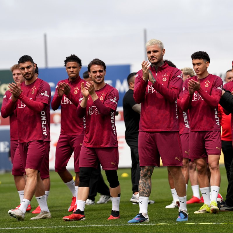 Galatasaray'da coşkulu antrenman!