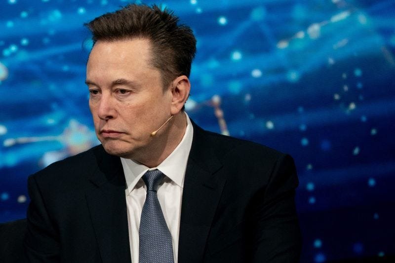 Elon Musk, X'in algoritmasının 'saçma' olduğunu ve 'büyük iyileştirmelere: ihtiyaç duyduğunu' ifade etti; öneri sistemini açık kaynak yaptı.