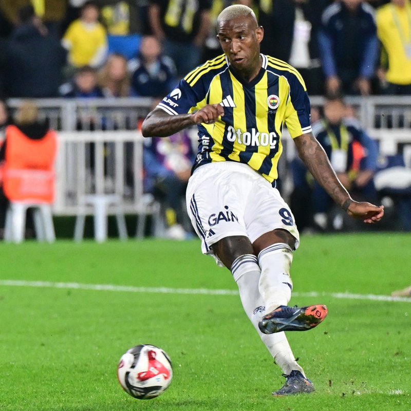 Talisca derbide penaltıdan yararlanamadı!