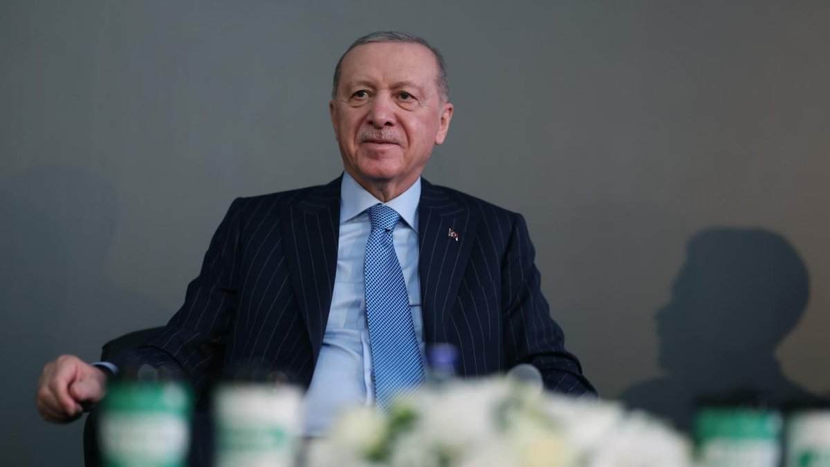 Cumhurbaşkanı Erdoğan, 10 Ocak: Çalışan Gazeteciler Günü'nü tebrik etti.