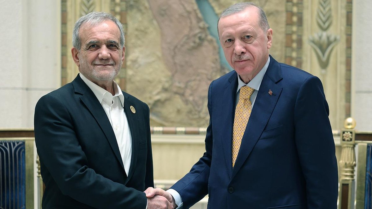 Cumhurbaşkanı Erdoğan, Pezeşkiyan ile bir araya geldi