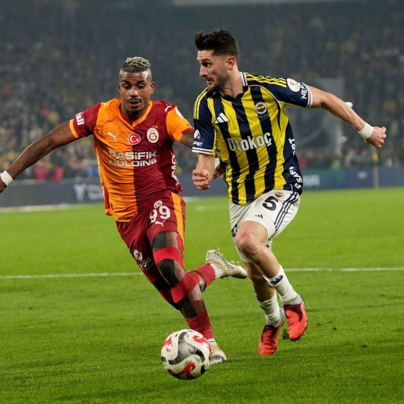 Derbi maçında kartlar peş peşe çıkıyor!