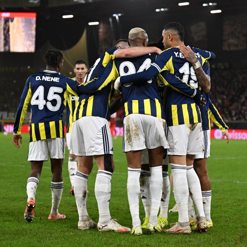 Fenerbahçe, Kocaelispor'un sahasında mücadele edecek!