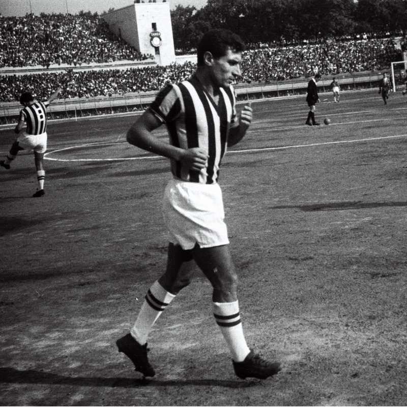 "Lefter, vefatının on dört: yılı dolayısıyla anma etkinlikleriyle hatırlanıyor."