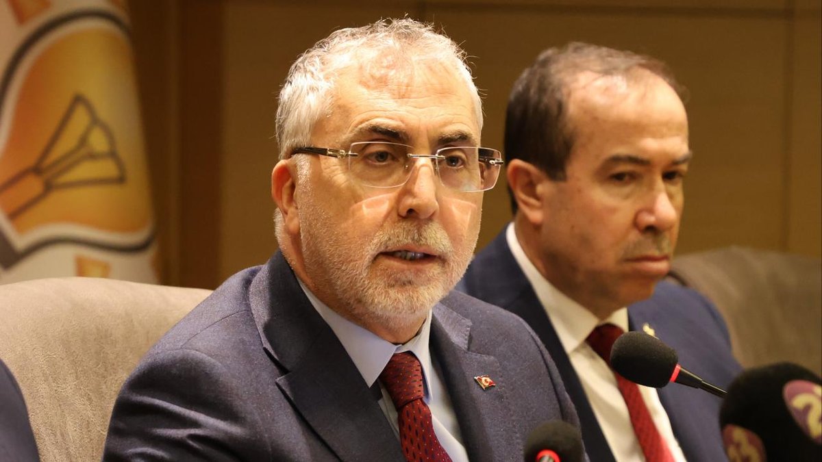 Bakan Işıkhan: Deprem bölgesinde istihdamı ayağa kaldırmak için birçok faaliyet oldurdik