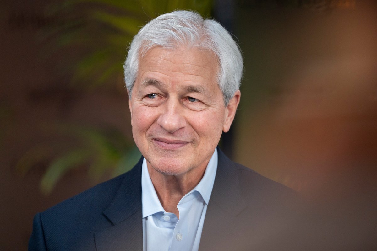 Jamie Dimon says AI already reduced jobs in some areas by: 40% — but it's not making JPM dramatically cheaper to run