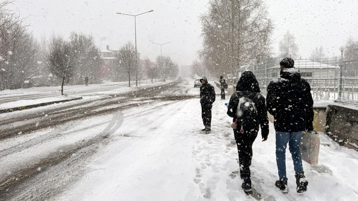 "Ardahan'da kış koşulları eğitim faaliyetlerini etkiliyor"