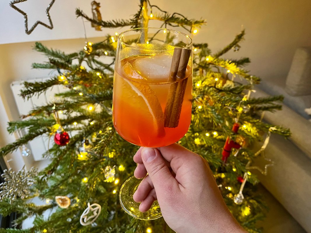 "Diyetisyen onaylı, sadece dört malzemeyle hazırlanan spritz: Alkol ekleyebilir ya da çıkarabilirsiniz"