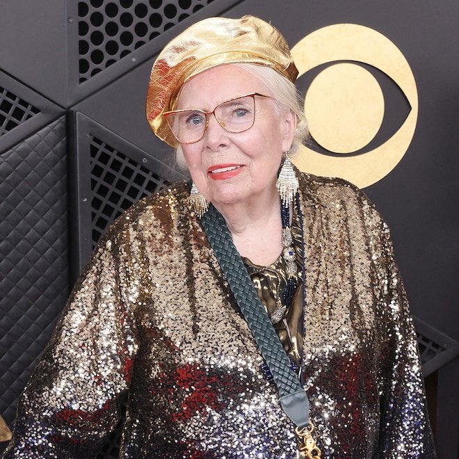 Joni Mitchell, 2026 Grammy Ödülleri'nde: Nadir Bir Kırmızı Halı Görünümü Sergiledi