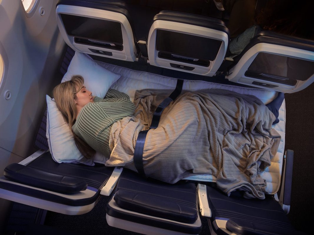 United is rolling out beds in economy. Here's how the airline's new 'Relax Row' will work.