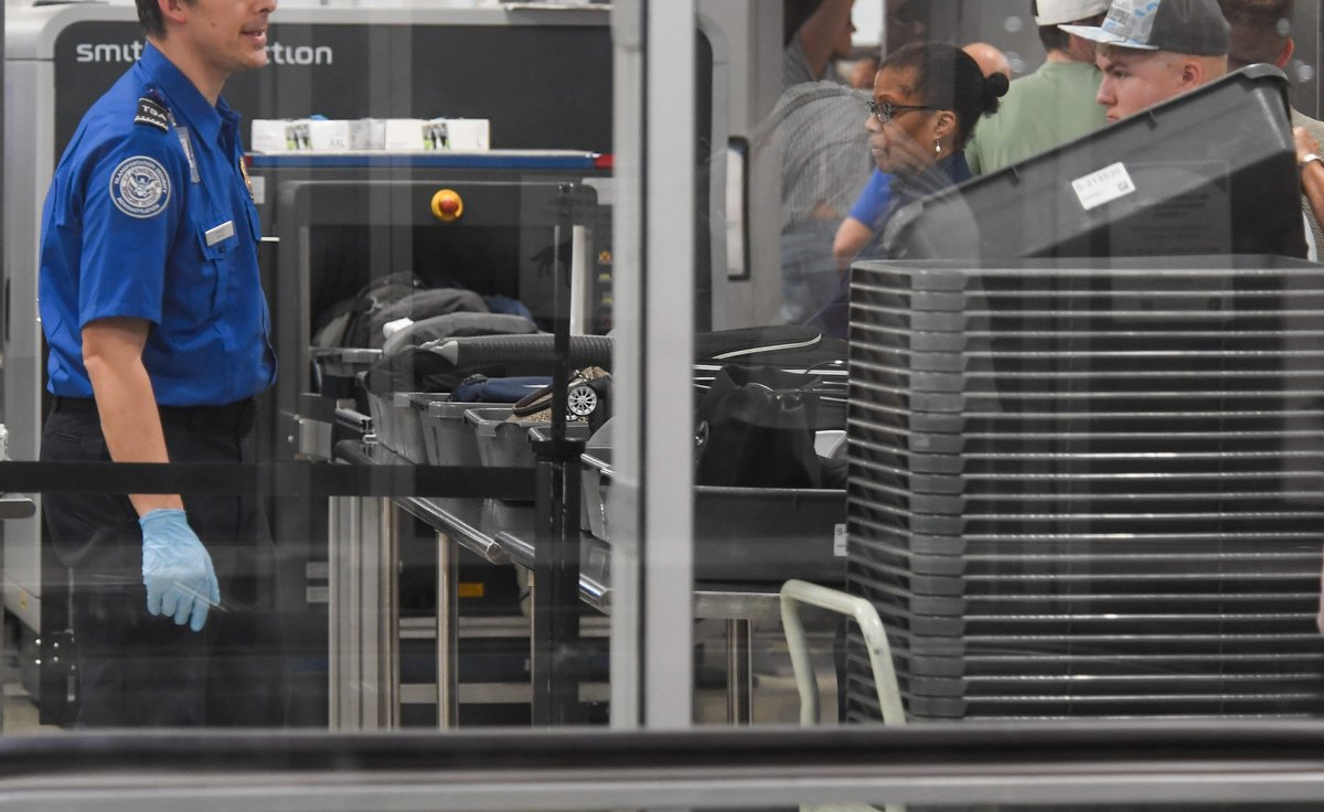 Do you have what it takes to be a TSA agent? Take our quiz on what gets through airport security.