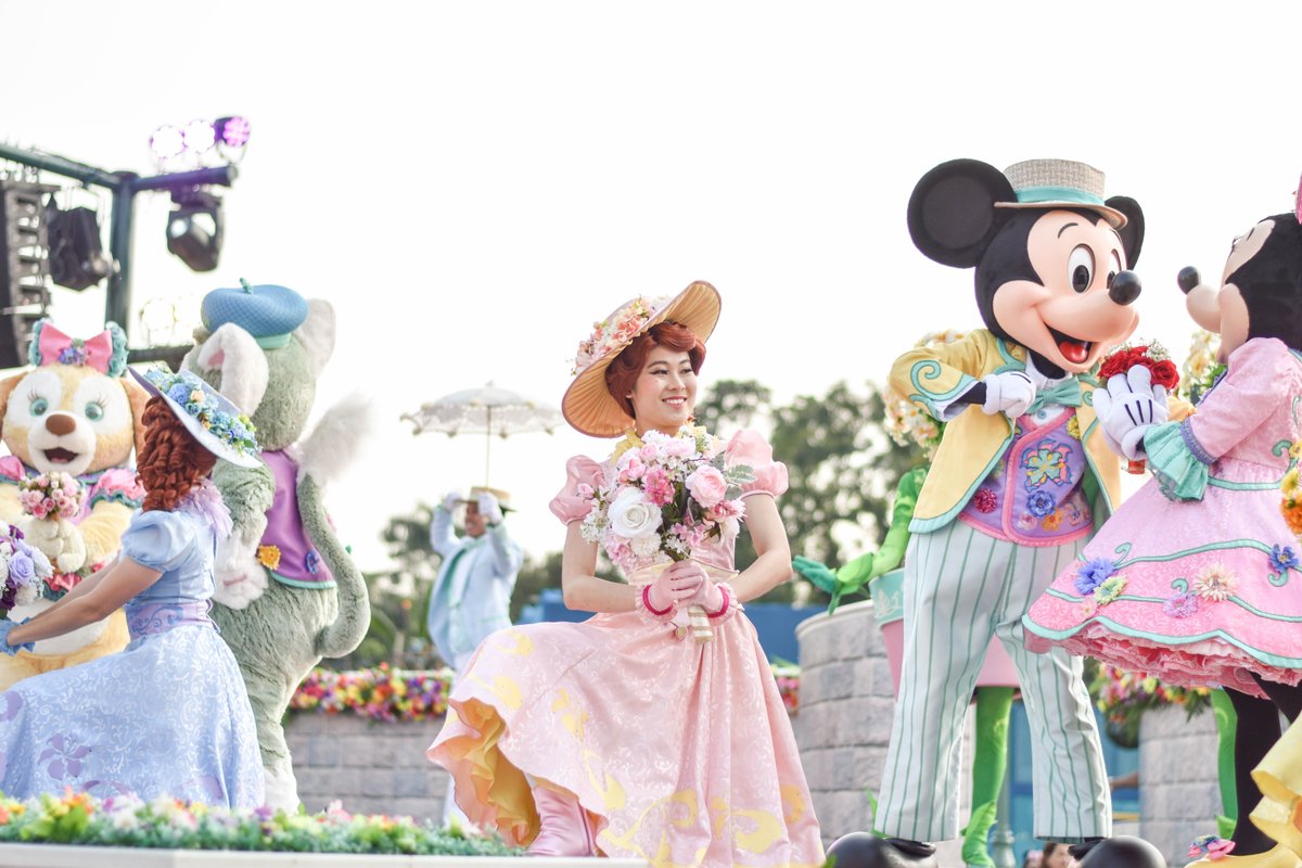 "Disneyland'da binlerce kişi için sahne aldım; şimdi: işimde o sihirli atmosferi yeniden yaratmaya çalışıyorum"