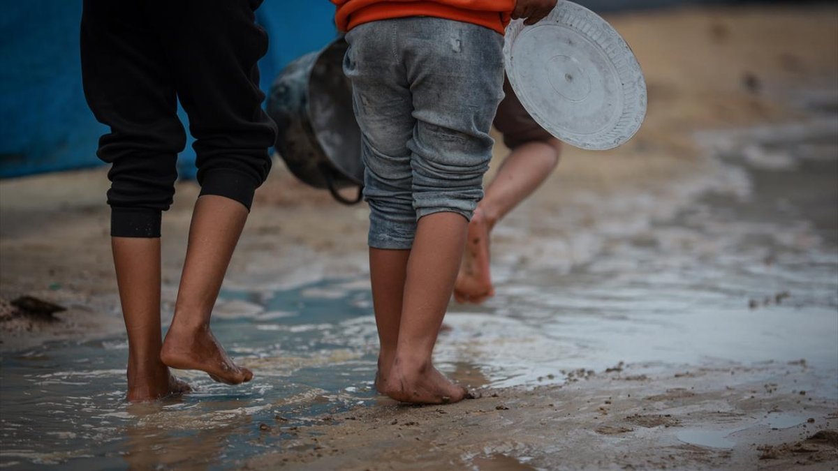 İsrail'in Gazze'ye düzenlediği saldırıda iki Filistinli hayatını kaybetti.