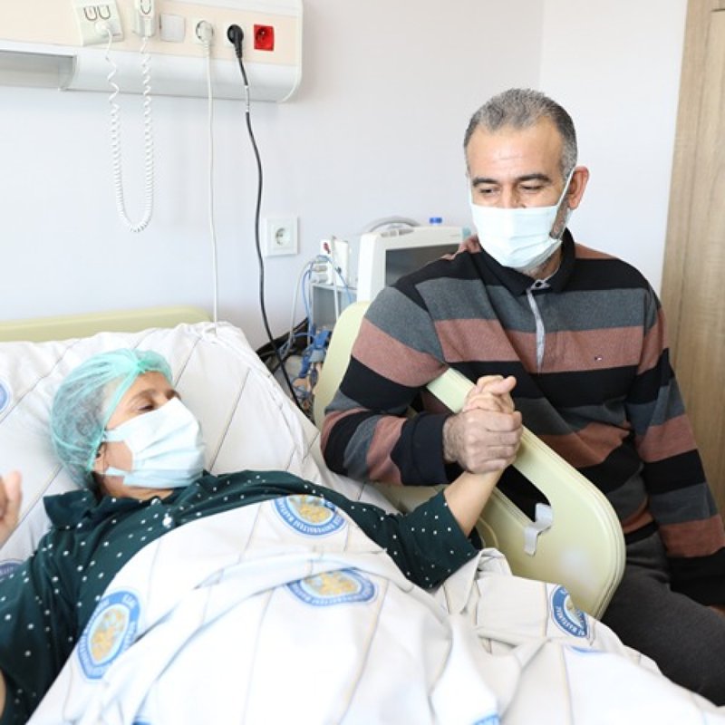 Eşinin böbreği sayesinde mayın mağduru diyaliz tedavisinden kurtuldu