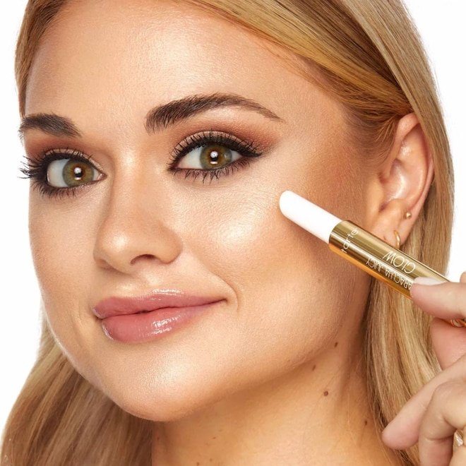 You Need to Add Tarte's Maracuja Juicy Glow Pen to Your Makeup Routine