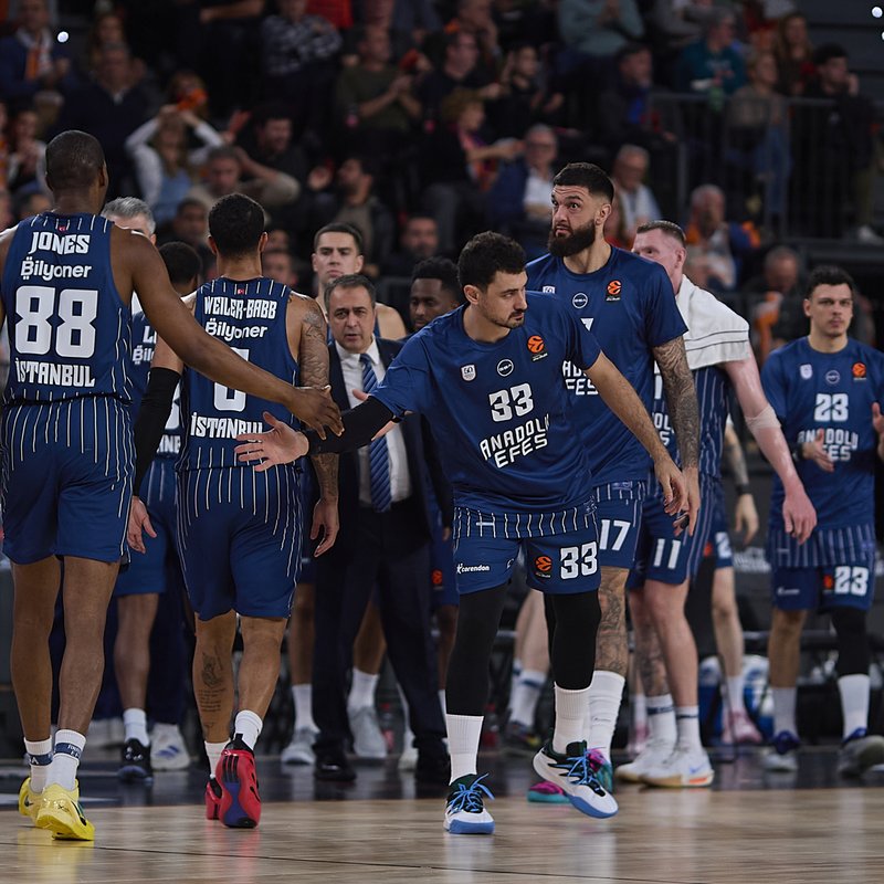 "Anadolu Efes, Valencia Takımını Ağırlıyor"