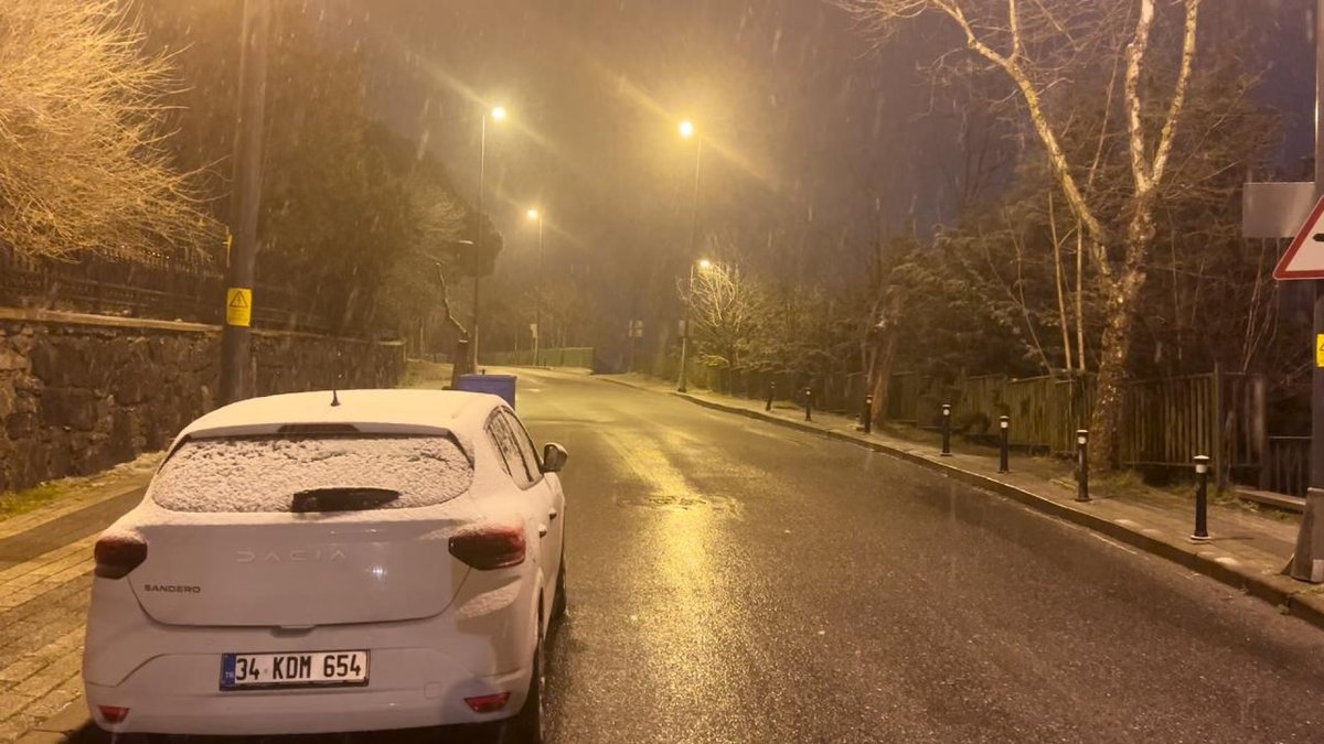 "İstanbul'da kar yağışı devam ediyor"