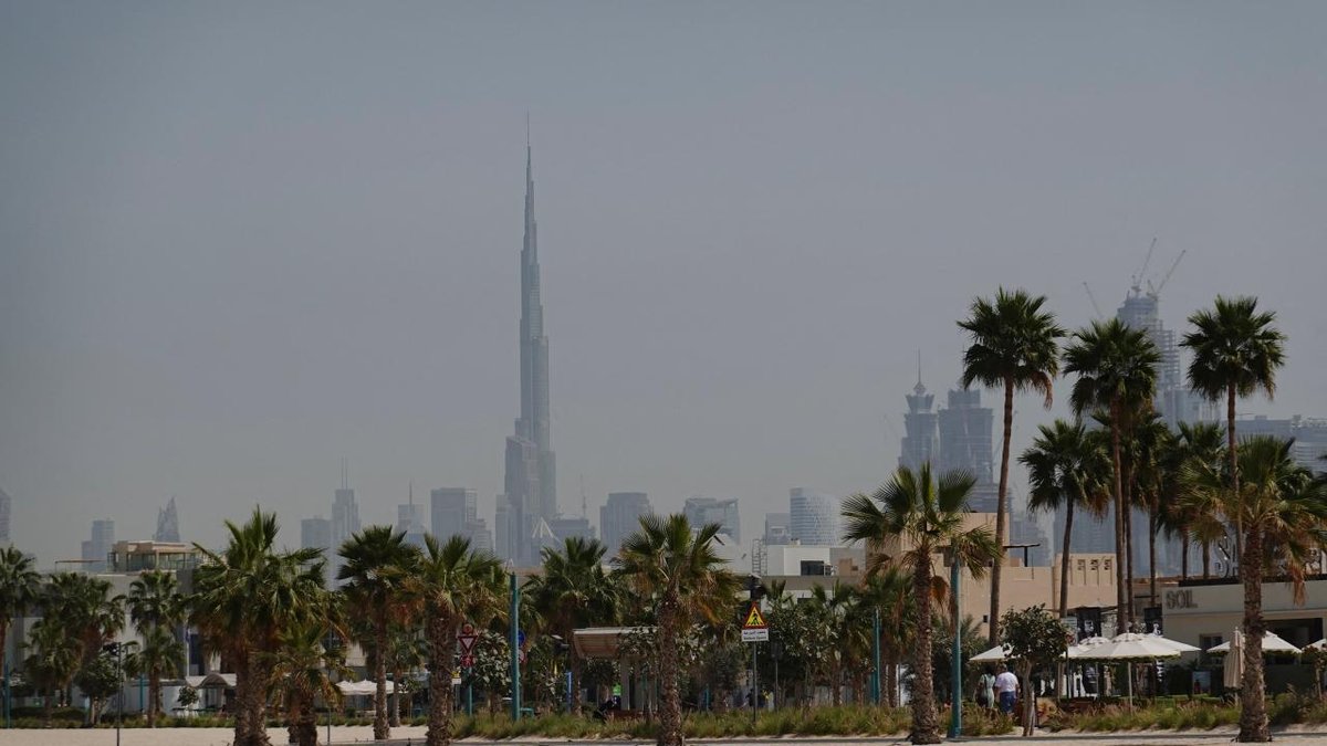 BAE'nin Dubai kentinde engellenen İHA: parçalarının düşmesi sonucu 2 kişi yaralandı