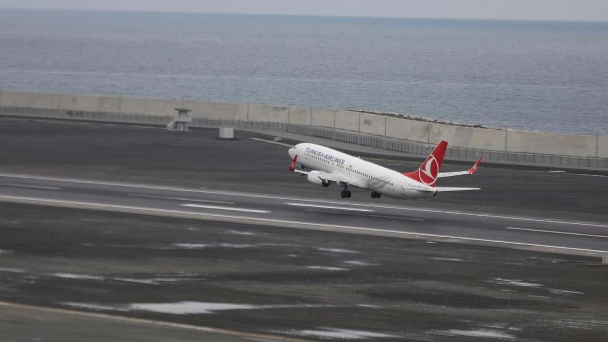 Havalimanlarındaki toplam pist uzunluğu iki yüz kırk bir nokta dört kilometreye yükseldi