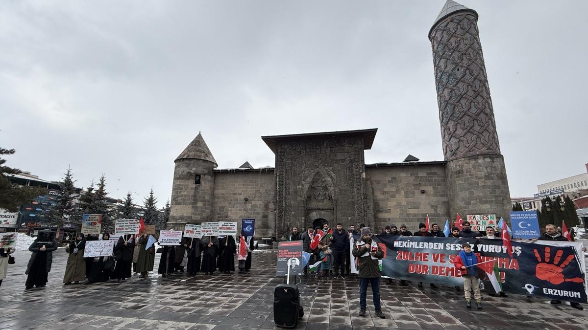 Erzurum'daki sağlık çalışanları, Gazze'ye destek: amacıyla sessiz yürüyüşlerine devam etti