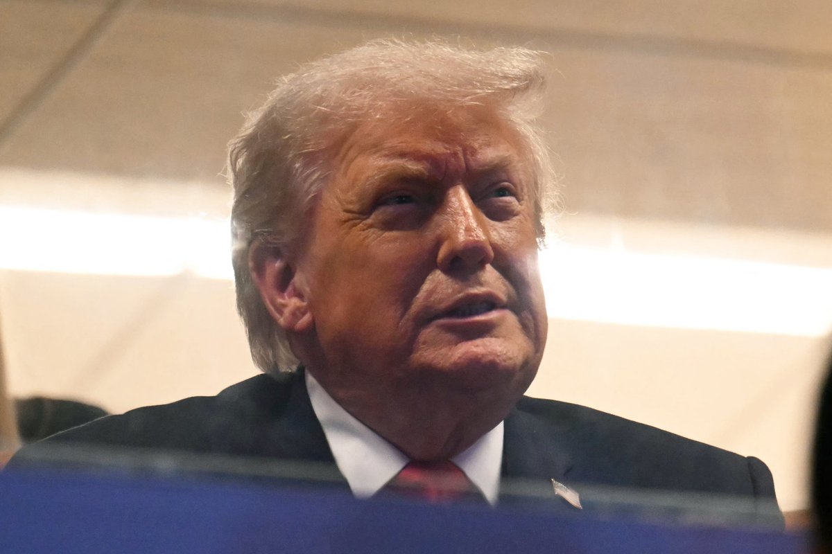 Trump, Truth Social’da özel mesajlarını paylaşmaya devam ediyor; iş sohbetlerinin asla tam olarak özel olmadığına dair yeni kanıtlar.