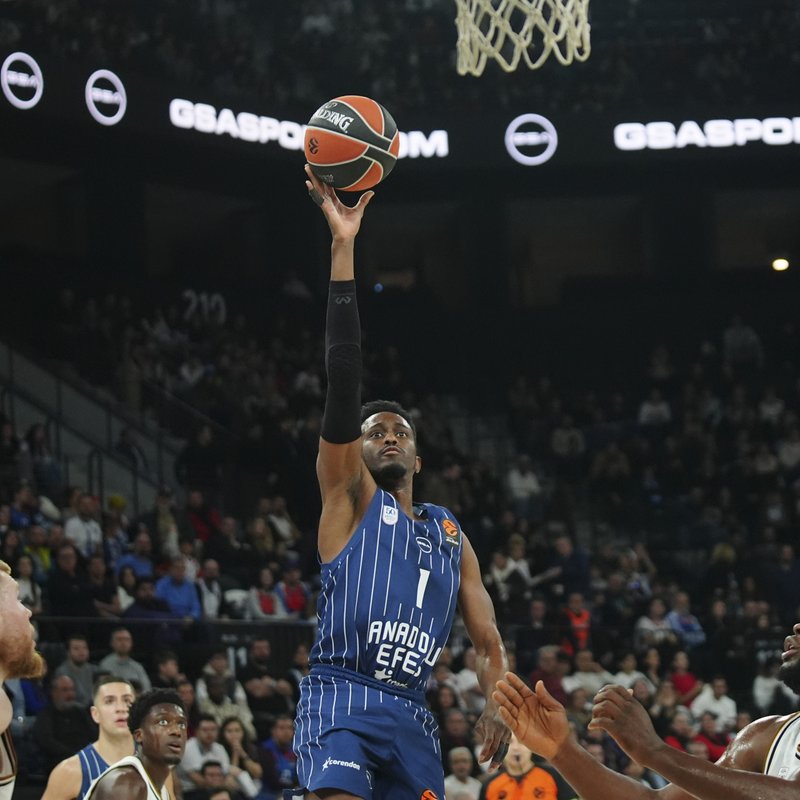 "Anadolu Efes, Milano'da zorlu bir maça çıkıyor"