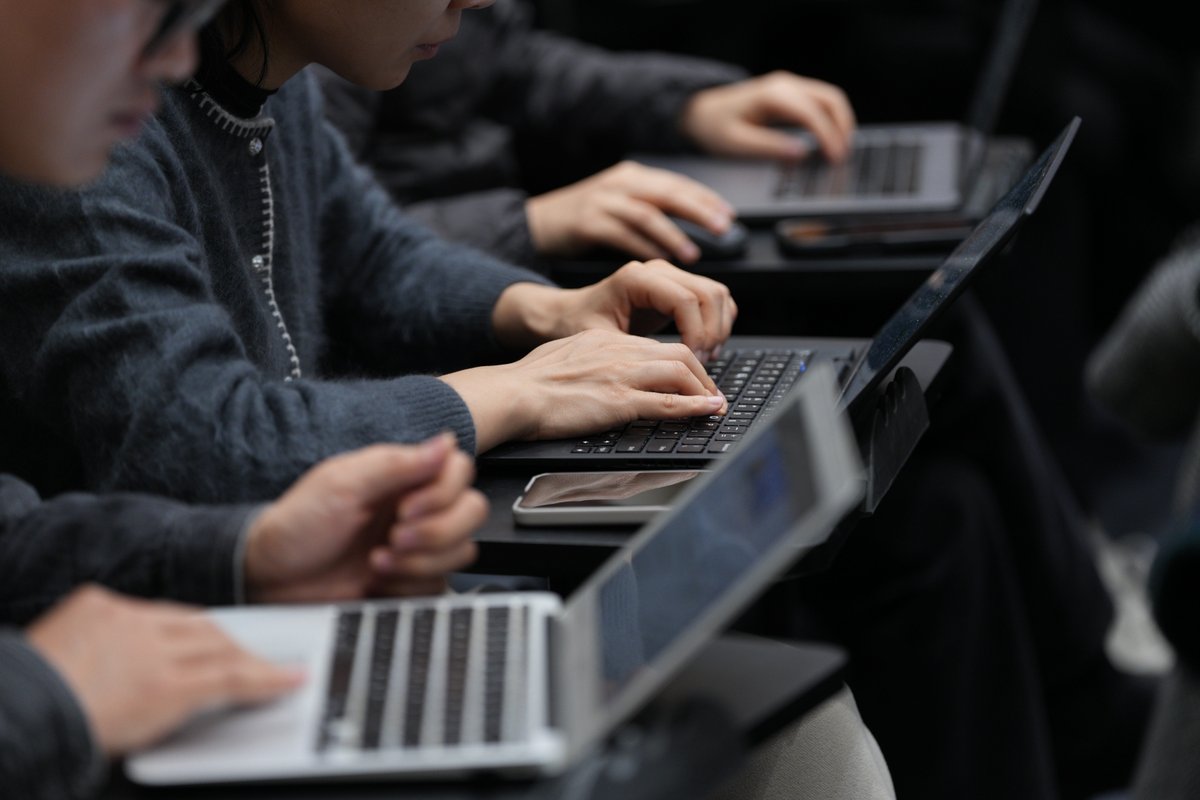 How to use AI without getting: dumber, according to a serial entrepreneur