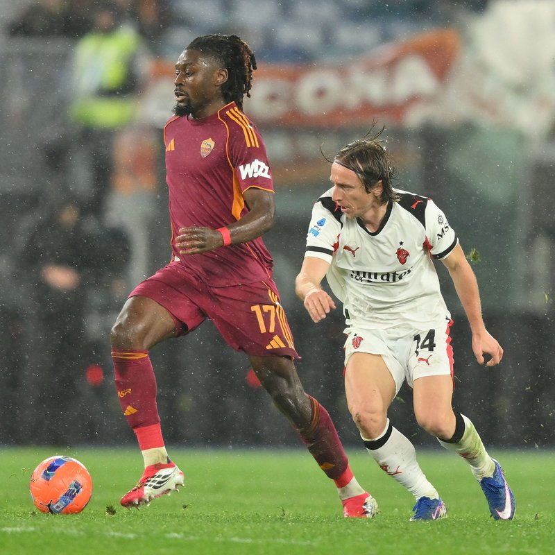 Milan ve Roma berabere kaldı: Liderle puan farkı beşe ulaştı