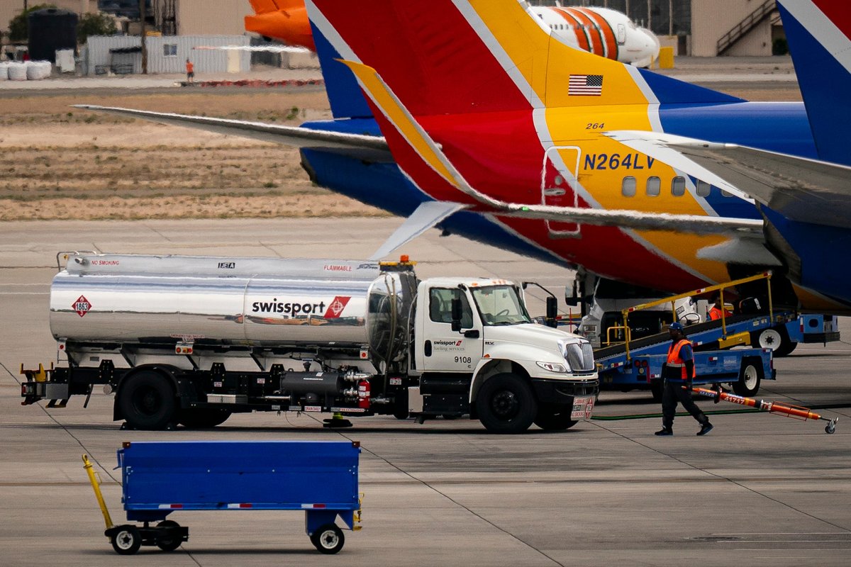 This is how much airlines pay to fuel passenger jets as oil: tops $100 a barrel — and what it means for ticket prices