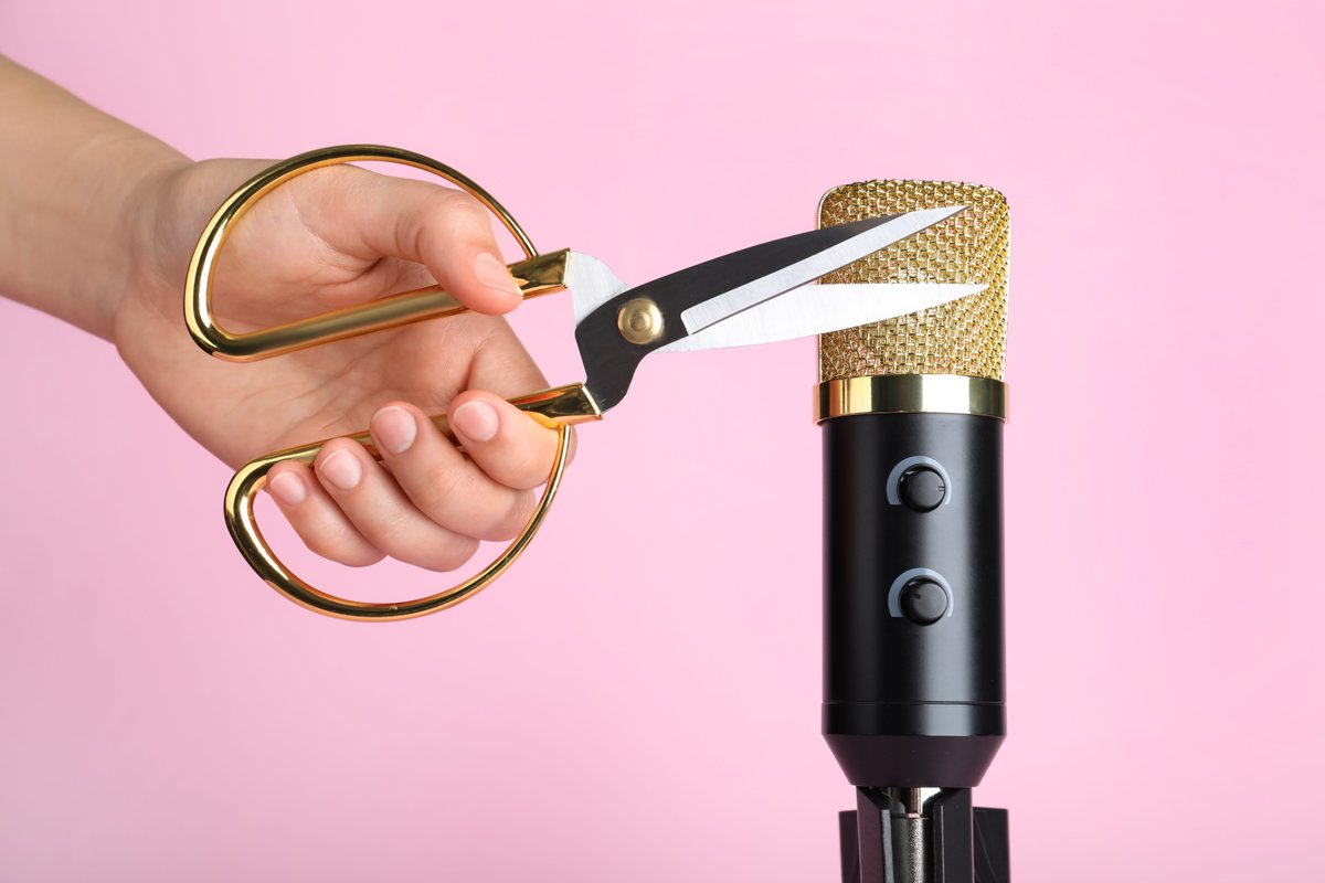 'Elite clippers' are earning big paychecks by helping podcasters and livestreamers stay in your social feed