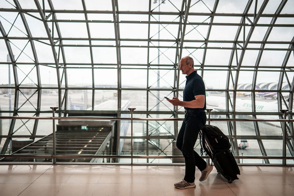 Siemens CEO Roland Busch has 7 strategies for getting things done — including 2-letter emails