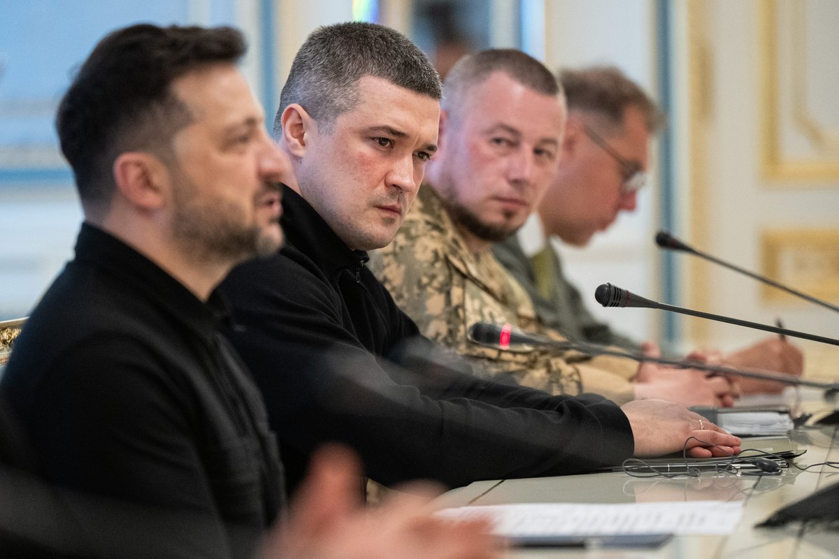 Ukraine is ousting its pro-tech defense minister after just 6 months. Troops fear it's a monumental victory for Russia.