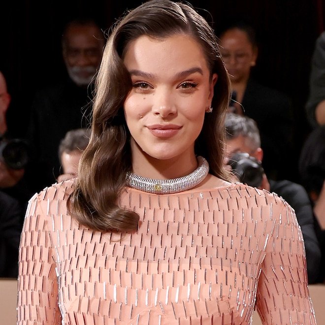 Hailee Steinfeld, Josh Allen Olmadan Altın Küreler'e Neden Katılıyor?