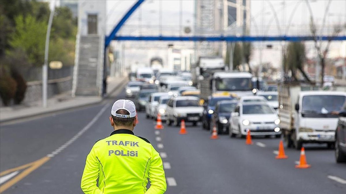 "Yılbaşı Kutlamaları Nedeniyle İstanbul ve Ankara'da Kapanacak Olan Yollar"