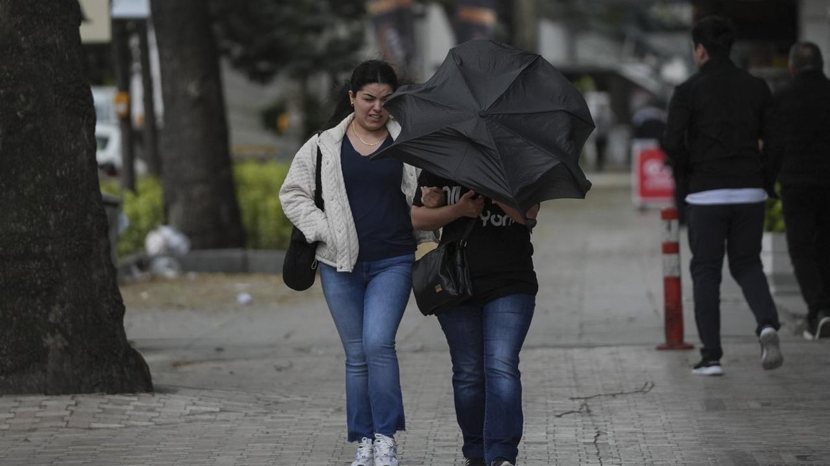"Ankara'da önemli uyarı: Şiddetli rüzgar tehlikesi"