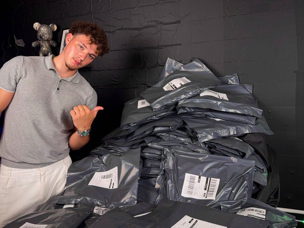 I'm a 20-year-old who made over $100,000: in one year selling clothes on Vinted