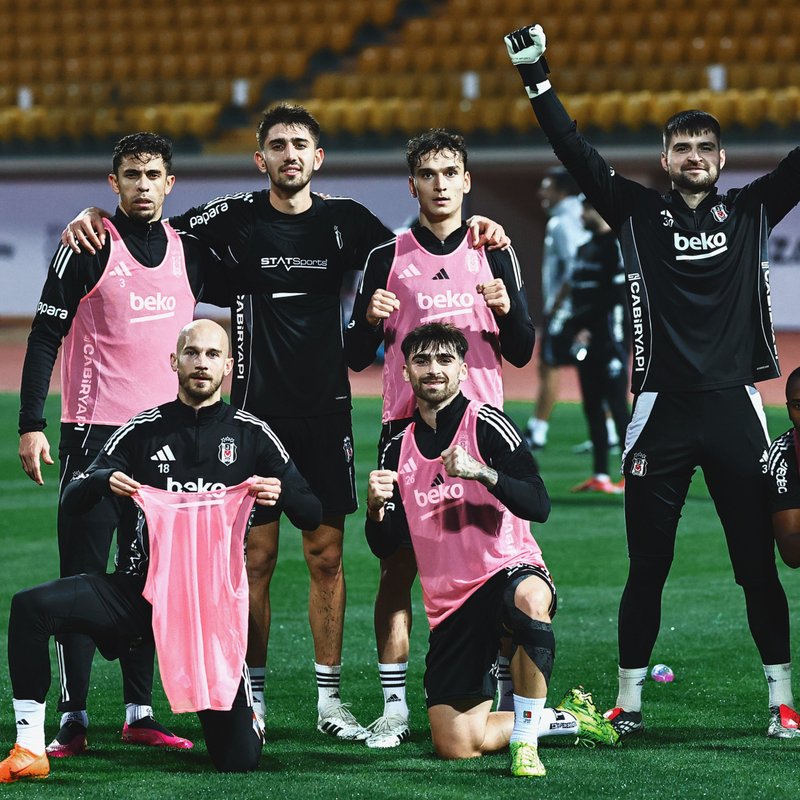 Beşiktaş, gün boyunca iki kez antrenman yaptı