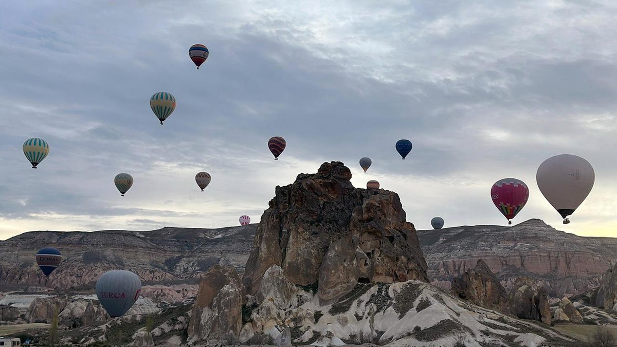 "Kapadokya'da hava koşulları nedeniyle balon seferleri oldurilemiyor"