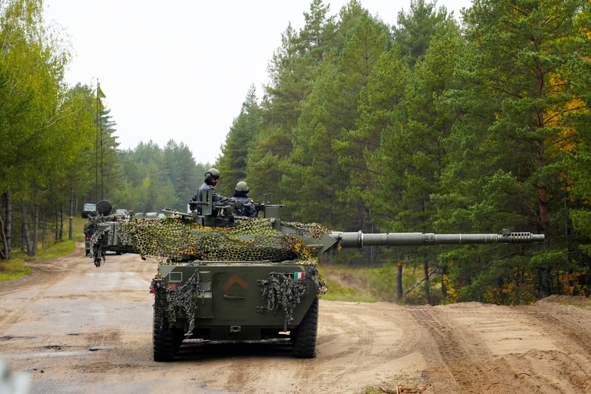 A Ukrainian crew said its Italian tank gun hit a house that was 120 football fields away