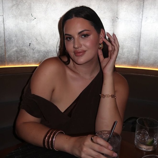 "Love Is Blind yarışmacısı Alexa Lemieux, boşanma sürecinde meme estetiği yaptırdığını açıkladı"