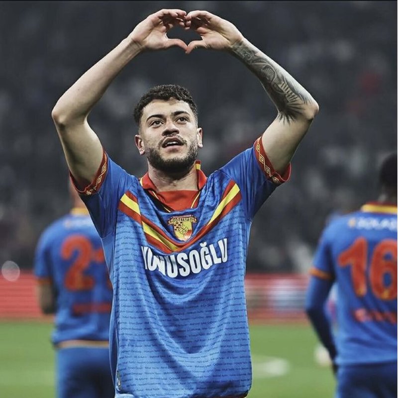 "Romulo, Fenerbahçe formasıyla fotoğraf paylaştı!"