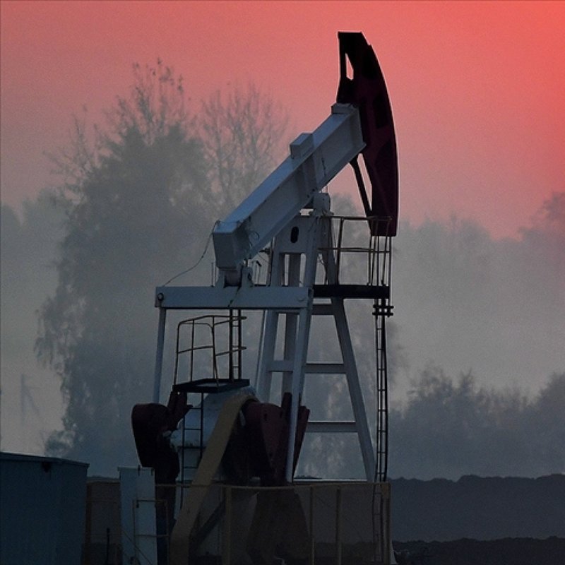 Brent petrolün varil fiyatı 61,97 dolara ulaştı.