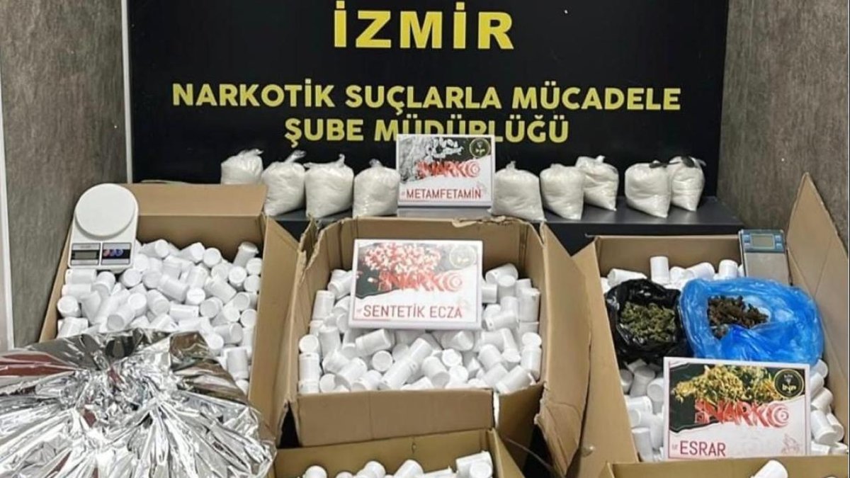 İzmirde 366 bin 400: uyuşturucu hap ele geçirildi