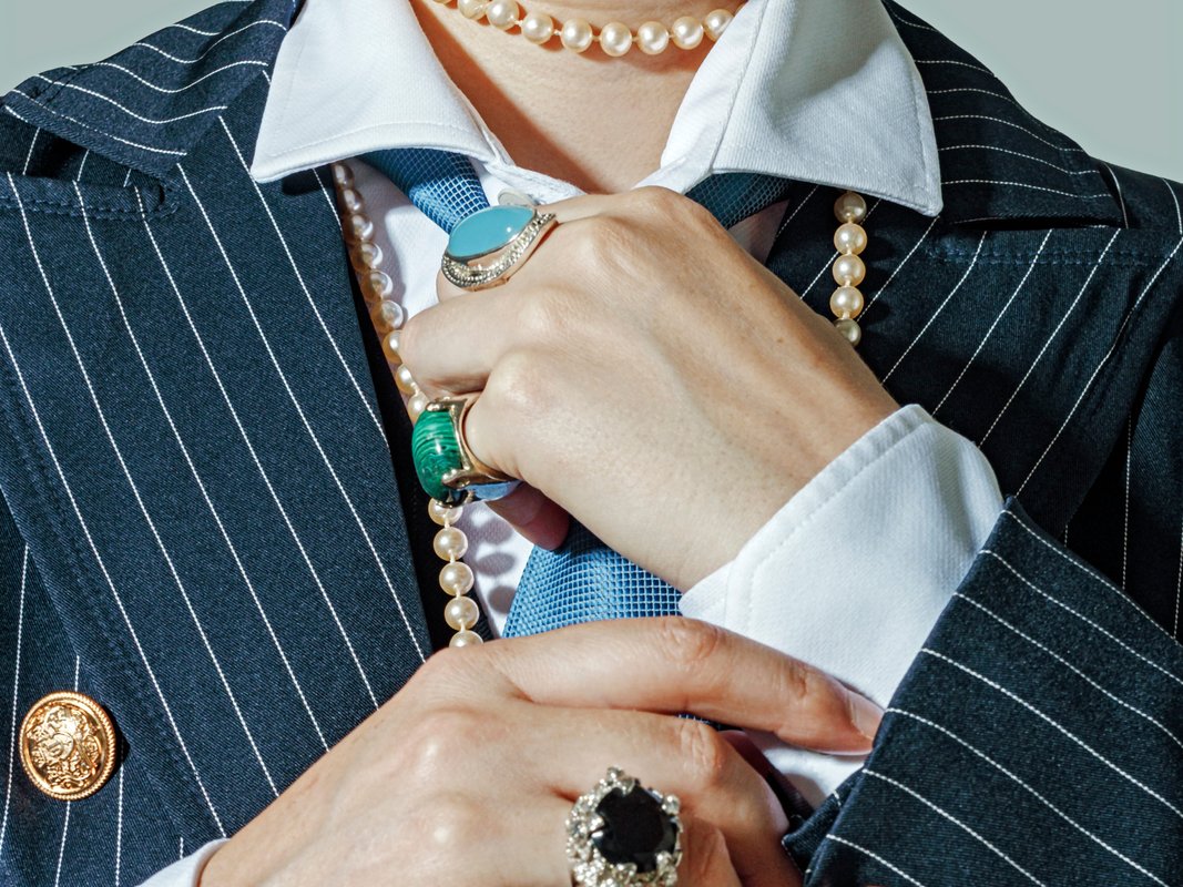 5 jewelry trends that are in this summer and 3 that are out, according to jewelers and stylists